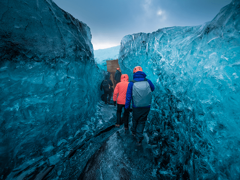 Glacier Walk on the South Shore Day-min